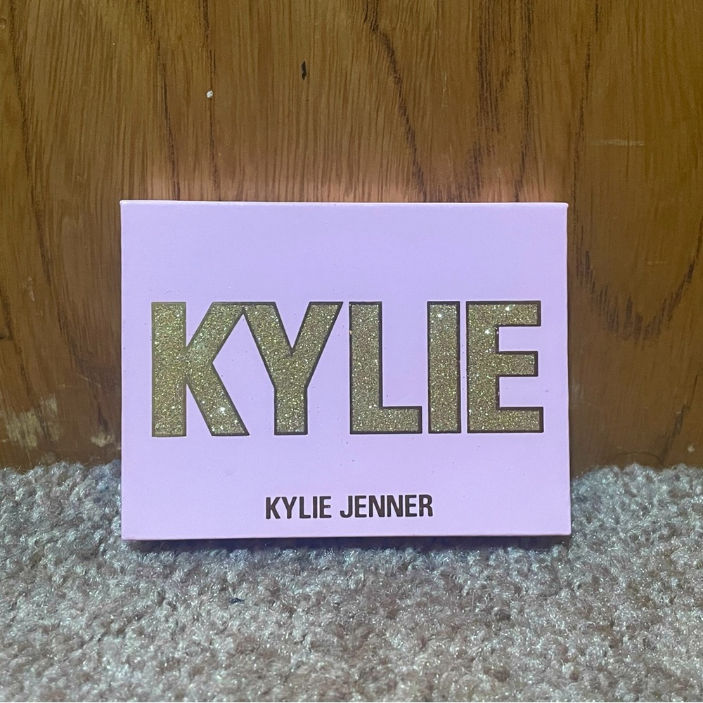 Kylie Jenner Pressed Powder Palette
